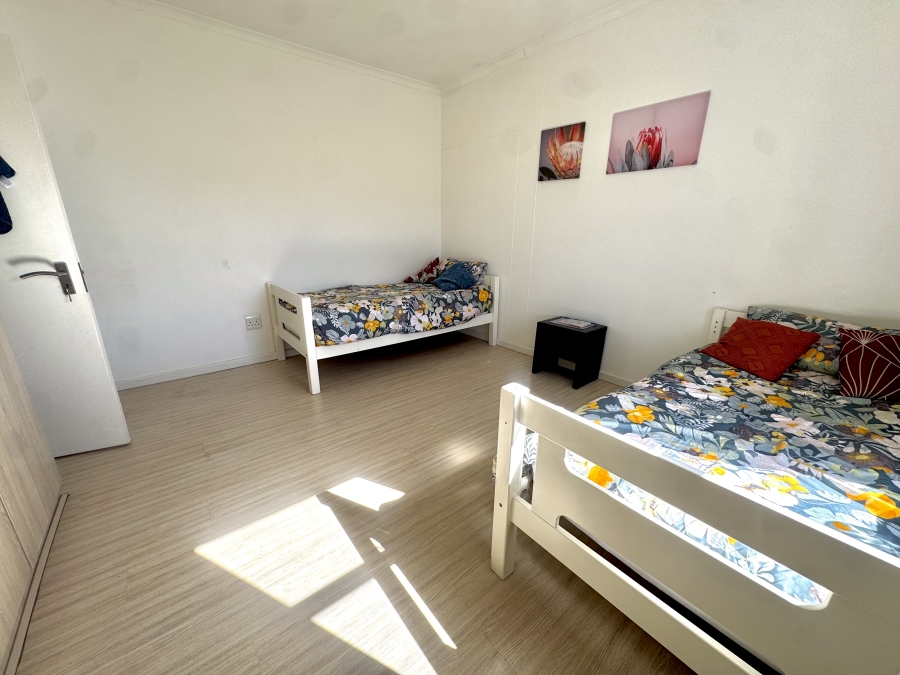 To Let 2 Bedroom Property for Rent in Big Bay Western Cape
